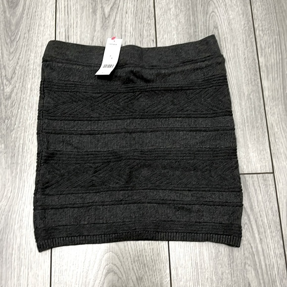 GARAGE grey knit mini skirt - Picture 1 of 3